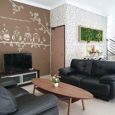 Danka@Taman Golf Residence Batam Ngoại thất bức ảnh
